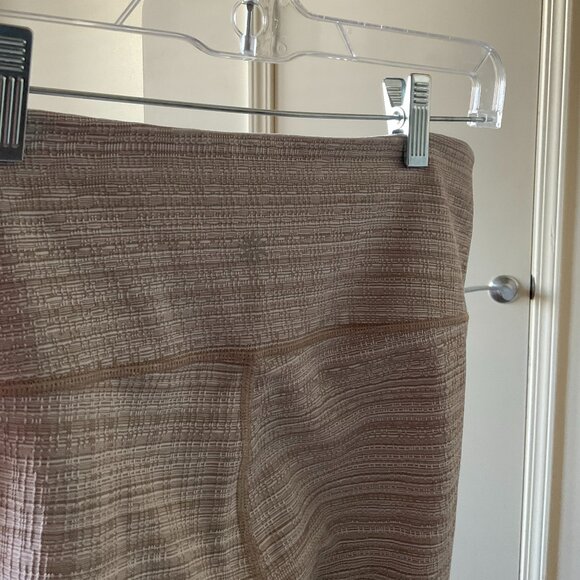 Athleta High Rise Jacquard Chaturanga Textured Leggings Grey Size Medium - Picture 5 of 14